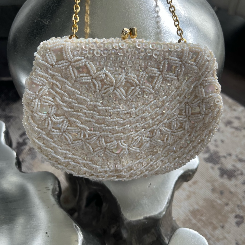 Vintage wedding day fully beaded white evening bag made in  ❤️Hong Kong❤️
